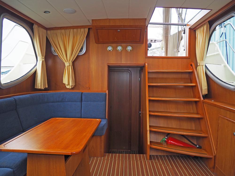 Saloon, Accommodation